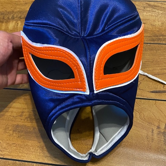 Edmonton Oilers Wrestling Mask - Picture 1 of 4